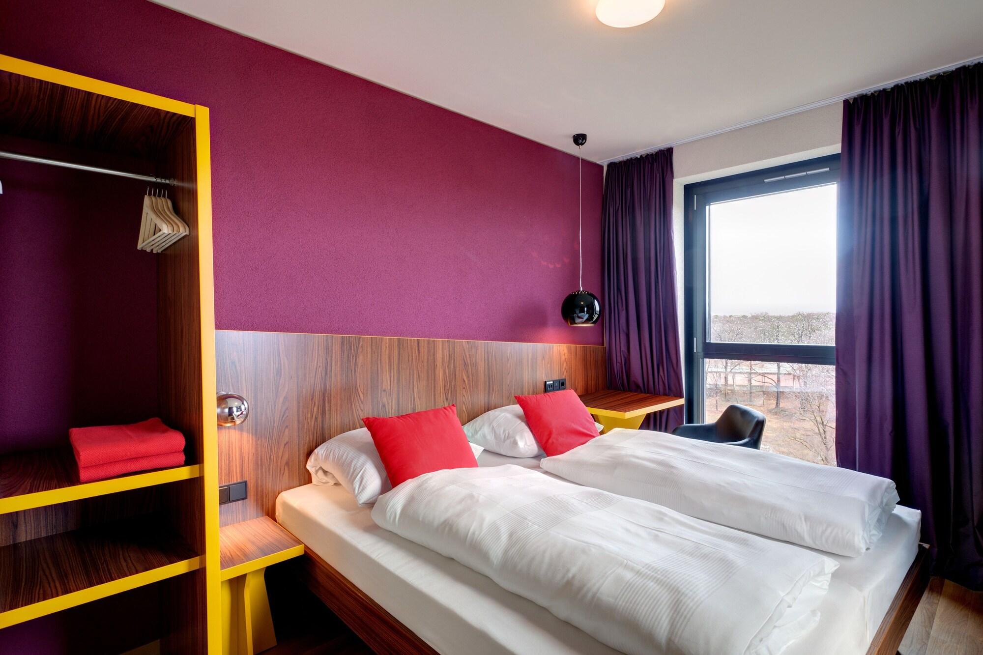 Hotel Meininger Frankfurt Main / Airport 3*