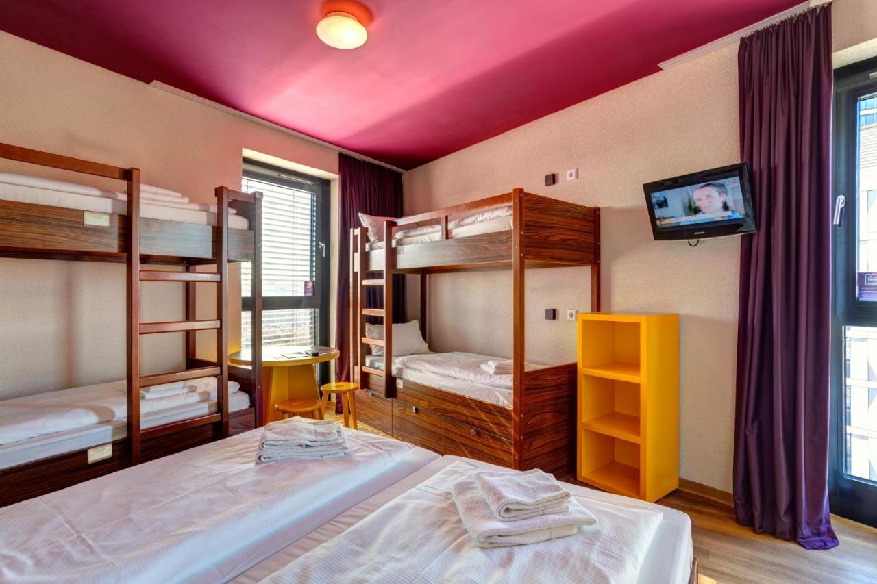 Meininger Frankfurt Main / Airport 3*