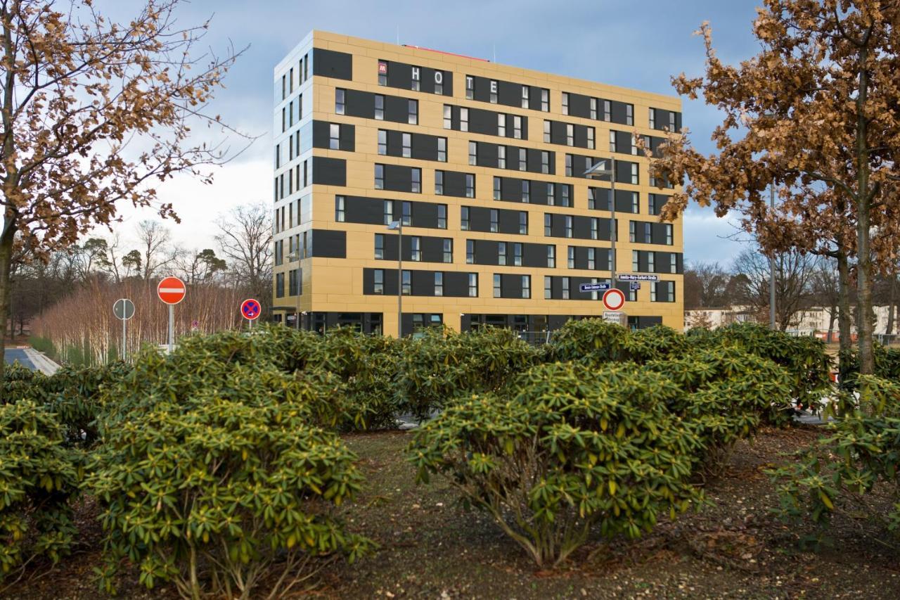 Meininger Frankfurt Main / Airport Hotel 3*