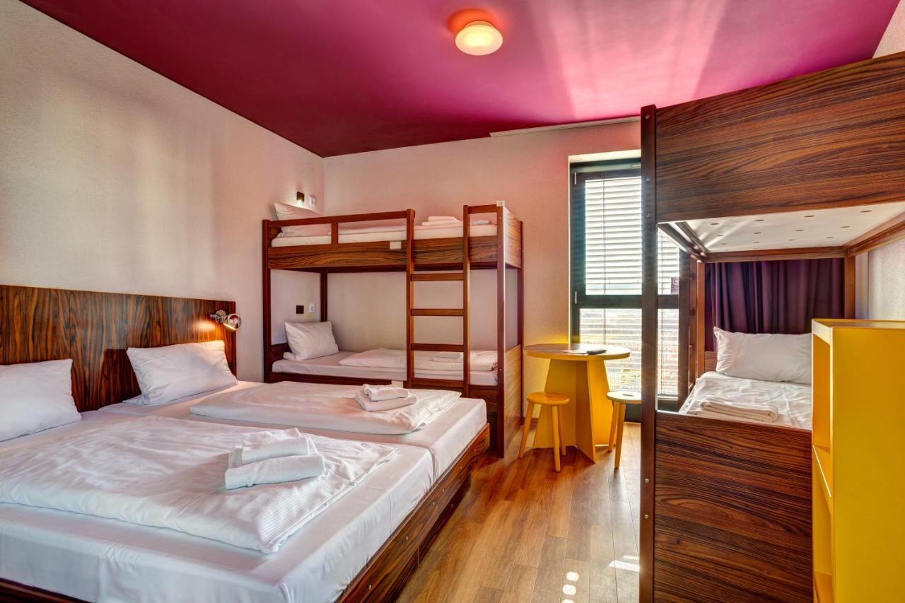 Hotel Meininger Frankfurt Main / Airport 3*